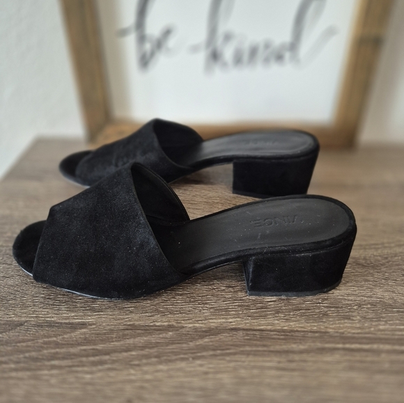 VINCE Black Women's Mules In Size 38 EU, 7.5 U.S - Picture 6 of 7